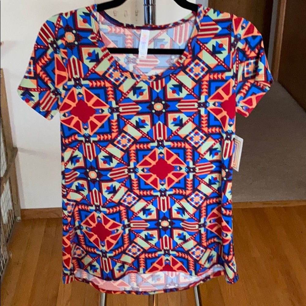 Lularoe Classic Tee